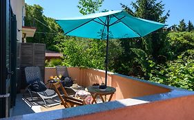 Sunny Getaway Apartments